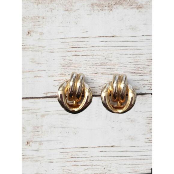 Vintage Screw On Earrings - Gold Tone Interlocking Hoop Design - Picture 2 of 4